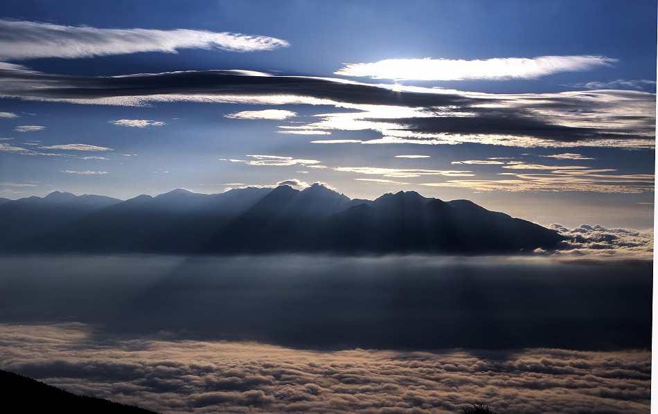 雲海と八ヶ岳（山頂より）