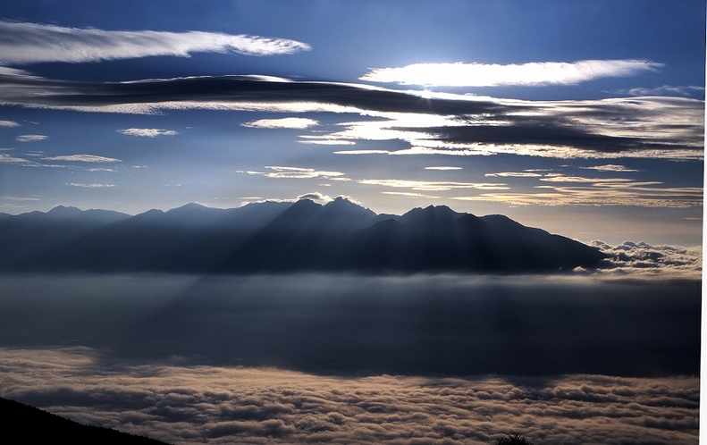 雲海と八ヶ岳（山頂より）