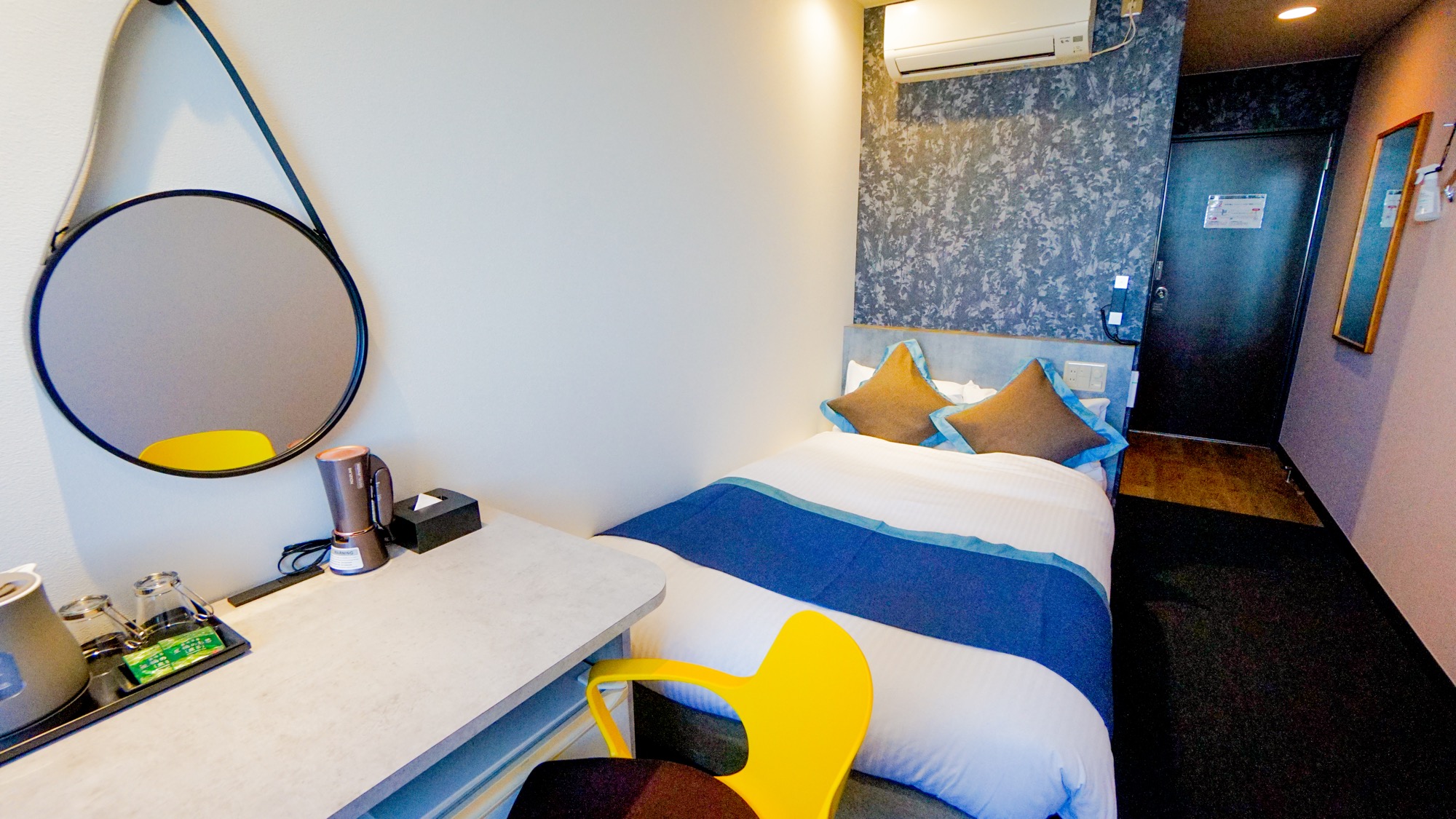 〈禁煙〉リニューアルセミダブルルーム【ベッド幅120cm&times;1＋ソファー付き】