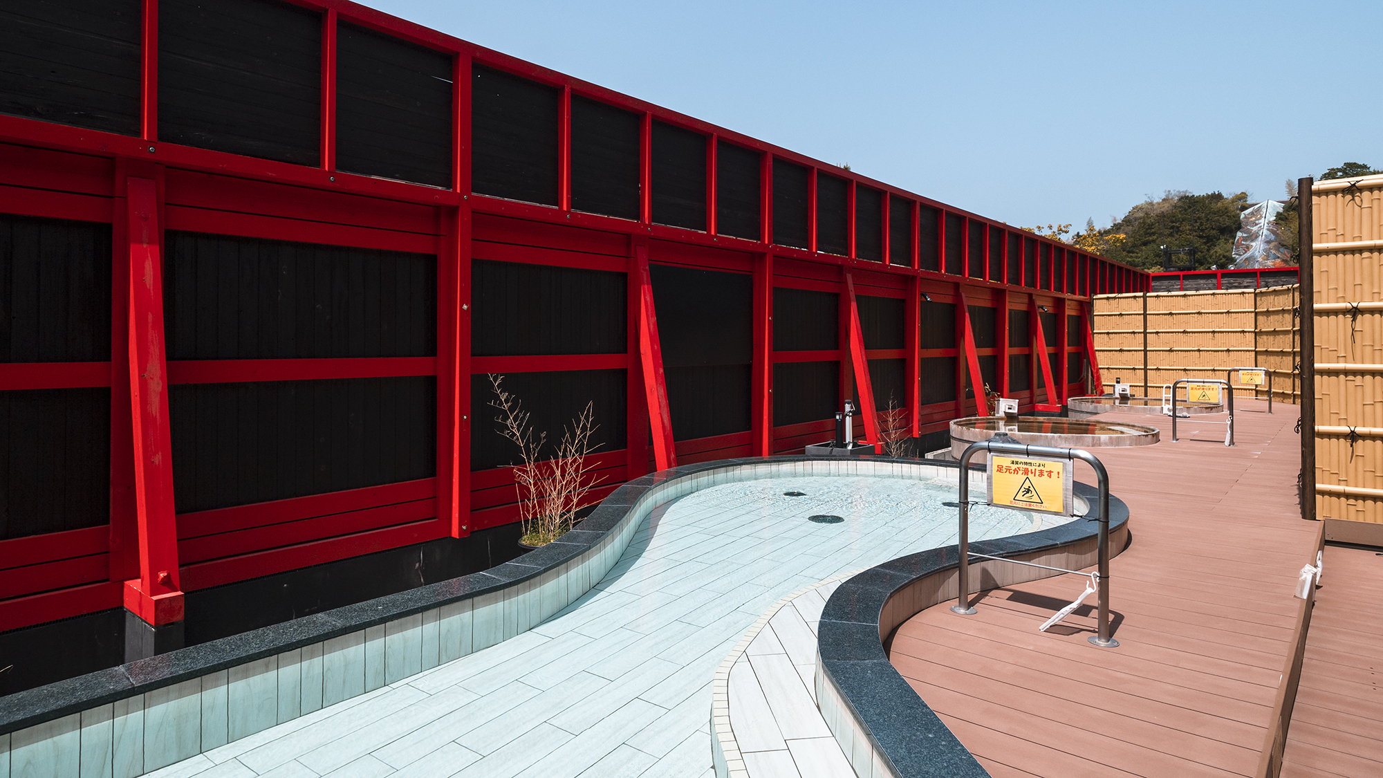 ホテル周辺【ともいきの国 伊勢忍者キングダム　安土城下の湯】