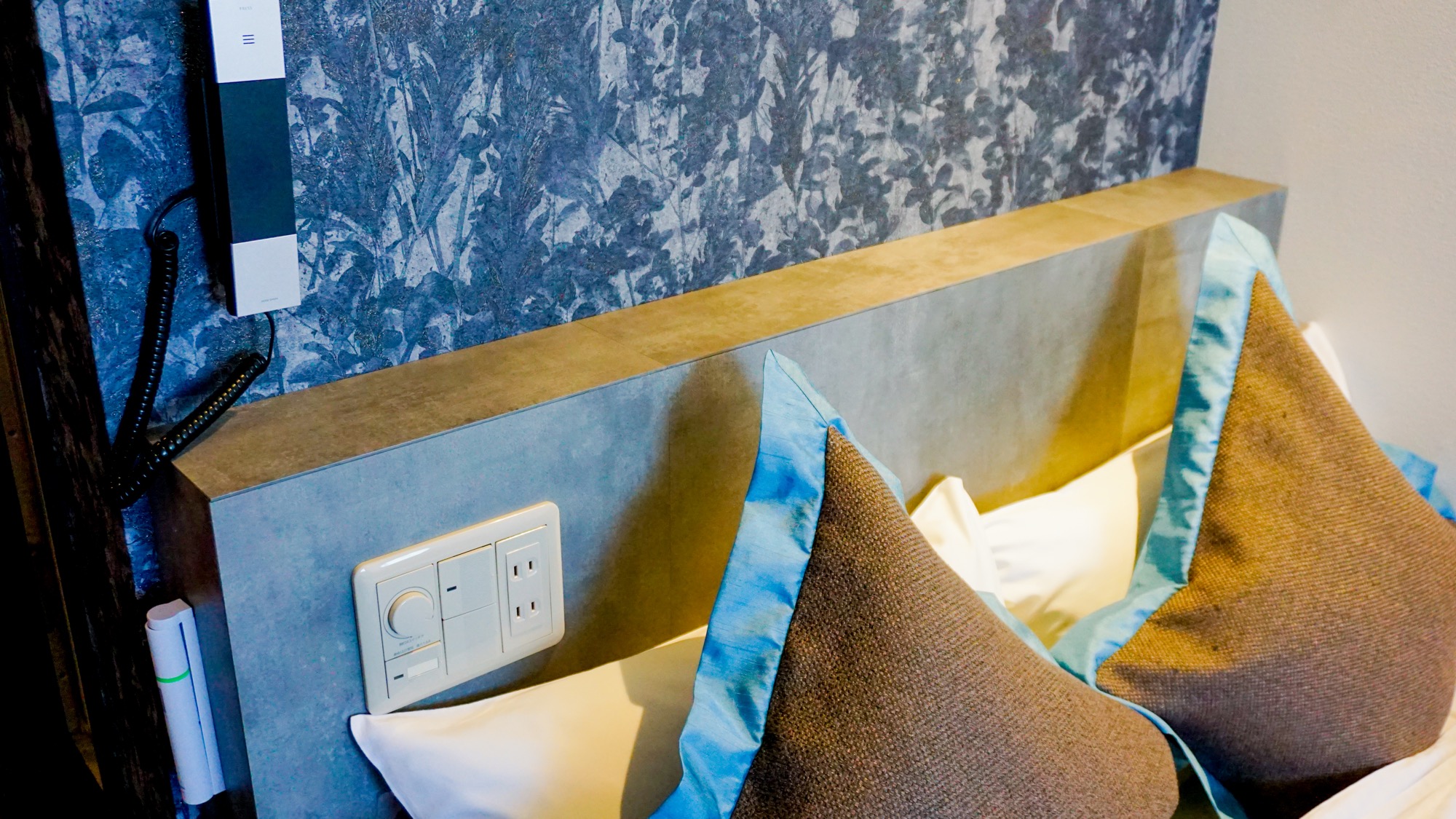 〈禁煙〉リニューアルセミダブルルーム【ベッド幅120cm&times;1＋ソファー付き】