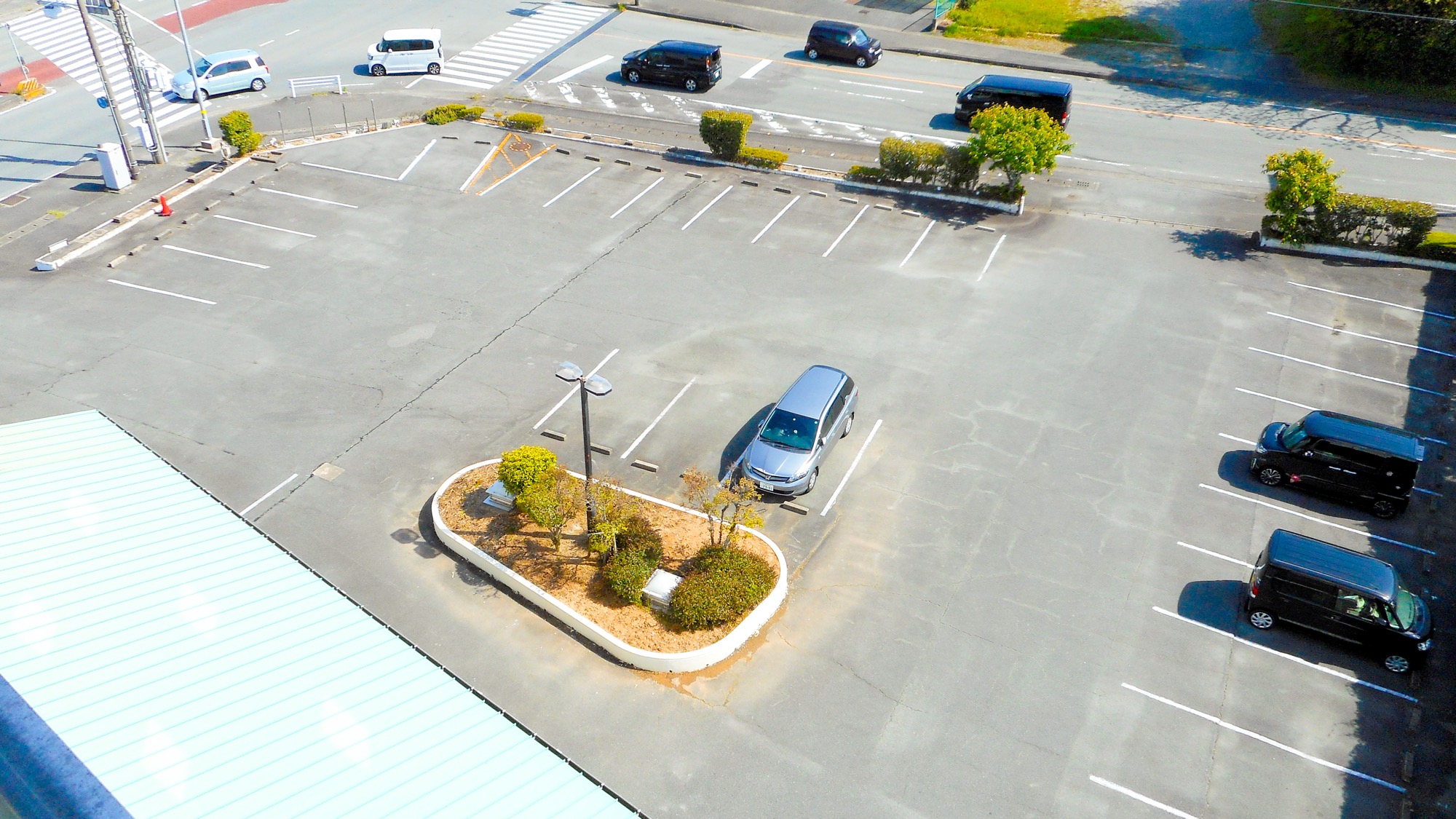 広々平面駐車場・駐車場代は無料