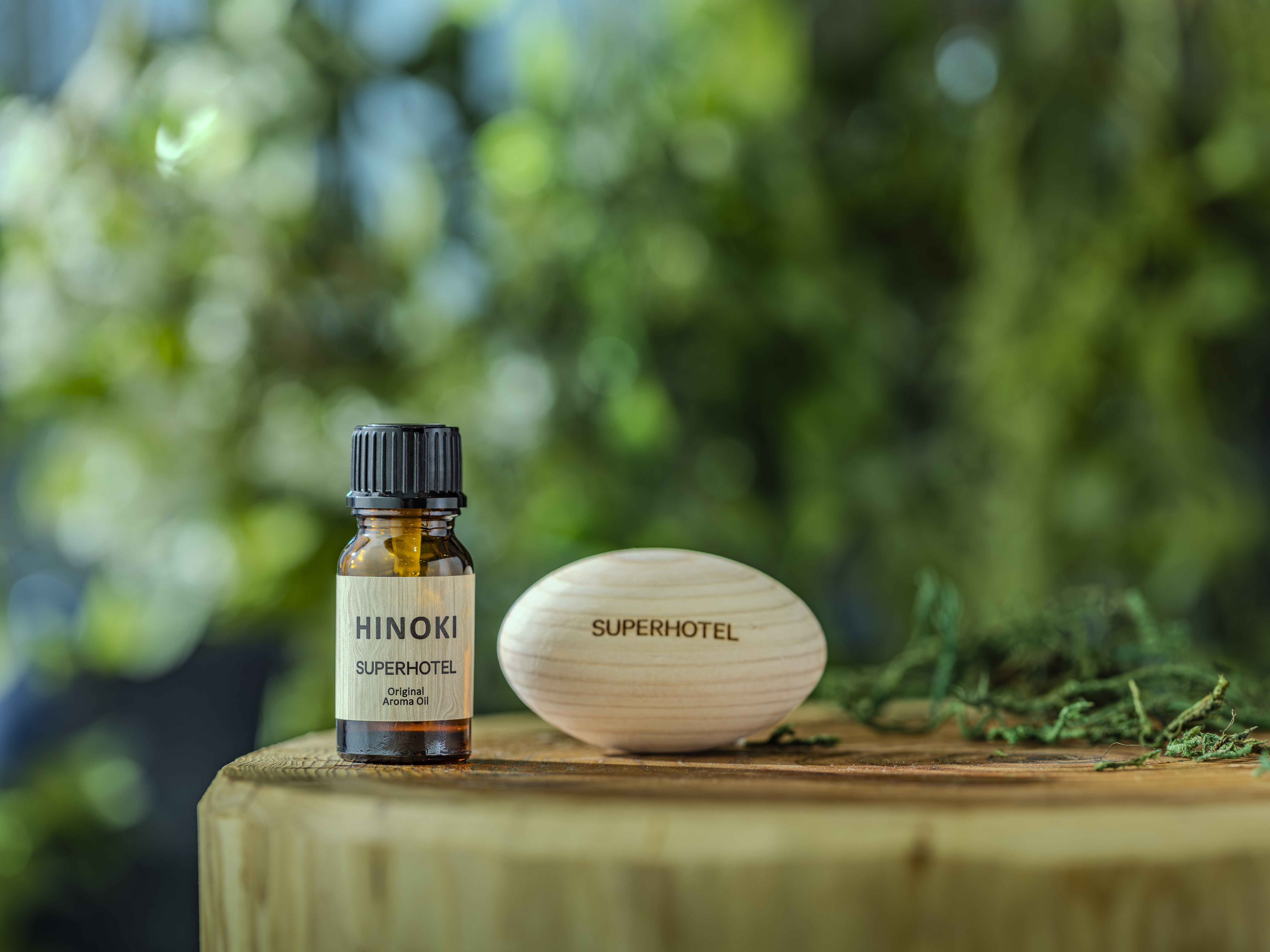 森の香りに包まれる空間でお出迎えします