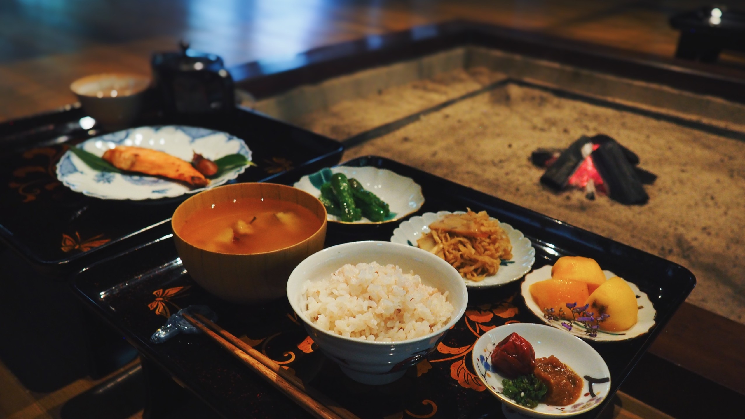 1日1組様限定　ご夕食は囲炉裏料理　炭火で焼く北陸の幸を堪能（夕朝食付き）