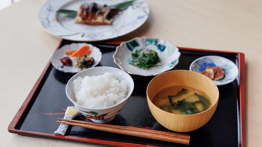 ご朝食イメージ　地元食材にこだわり、シンプルながらもひとつひとつにもてなしの心が詰まった朝食