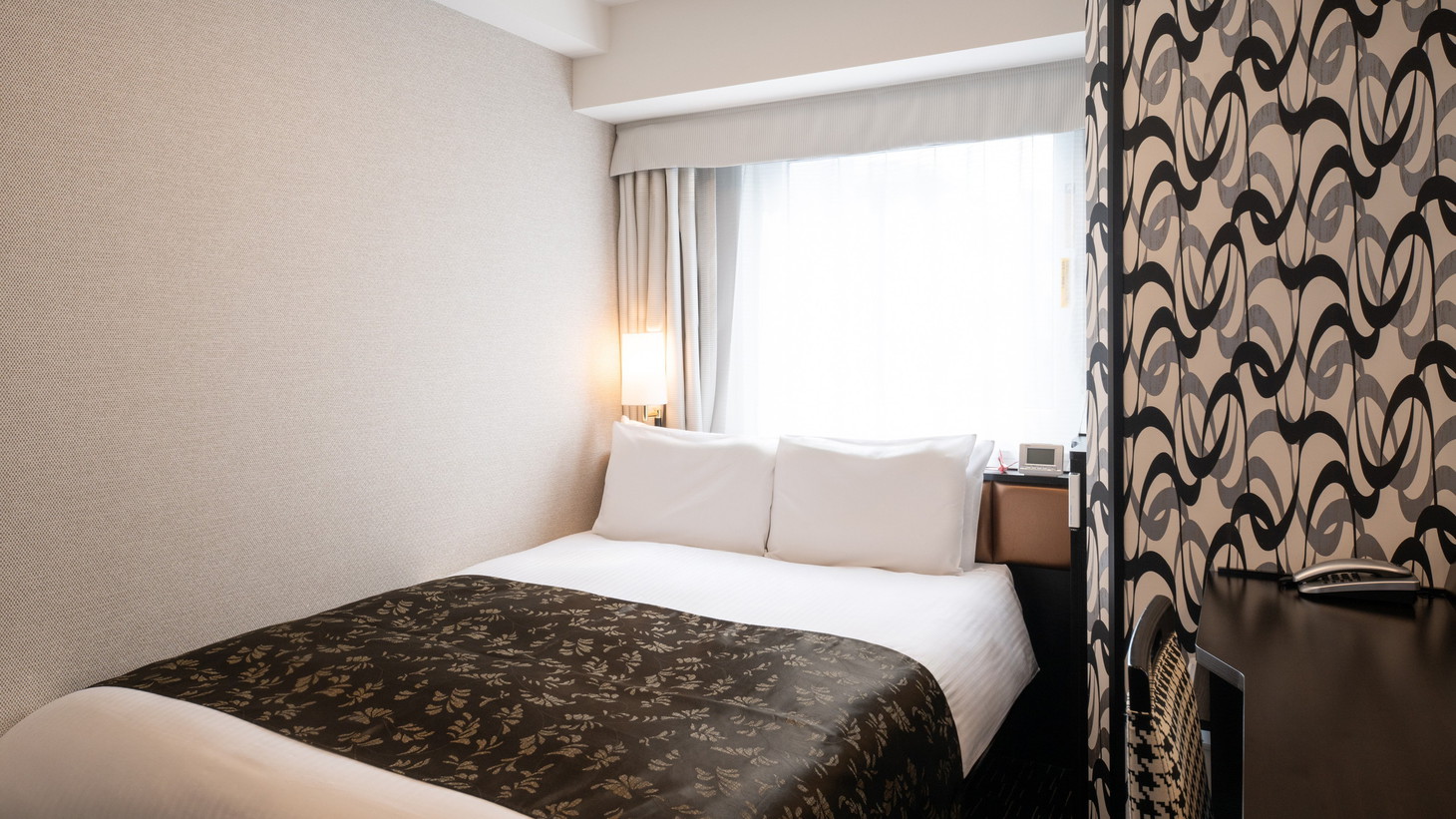 スタンダードルーム 1ベッド 2名利用 全室禁煙　(広さ11㎡ / ベッド幅142cm×1台)