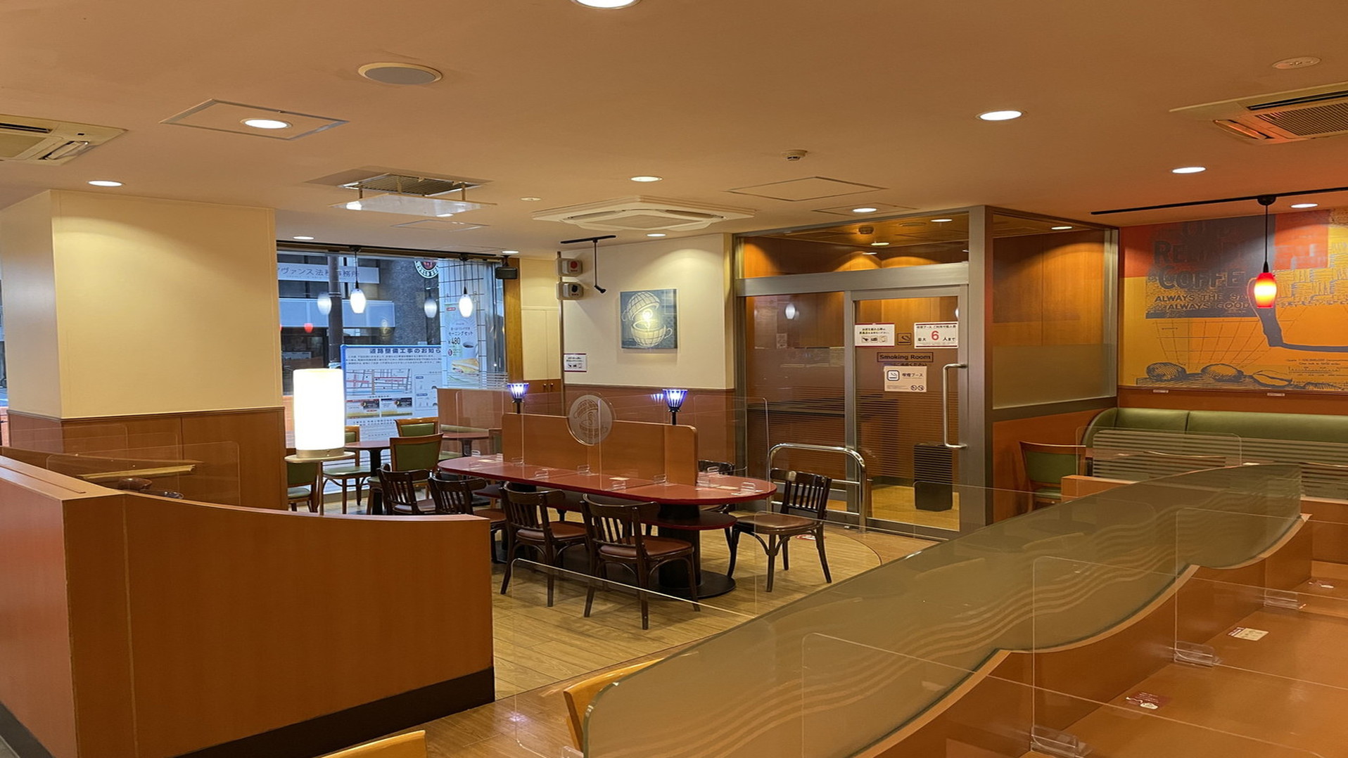 カフェ店内