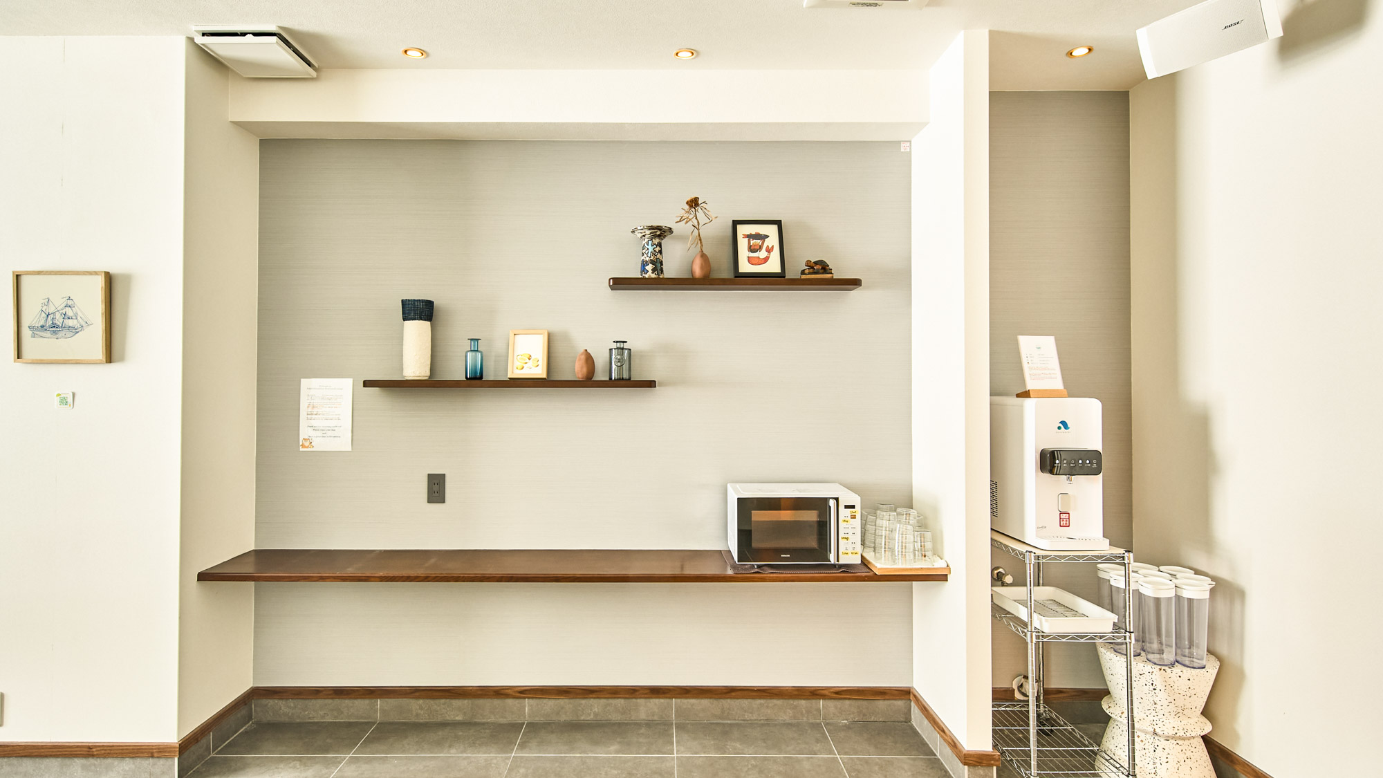 【共用部】電子レンジ・ウォーターサーバーは共用部にございます