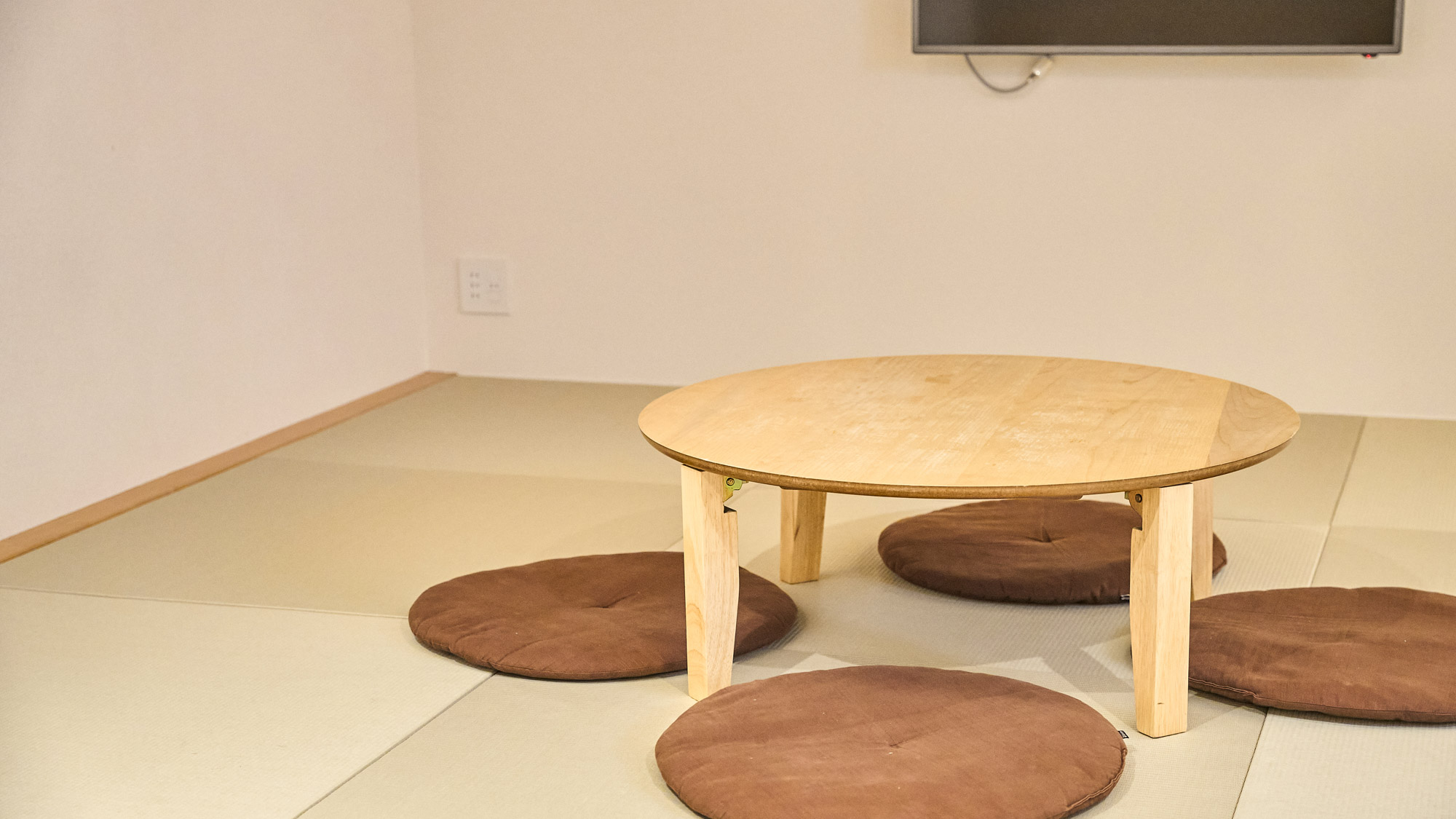 【畳付きツインスイートルーム】畳の小上がりは団らんに、くつろぎのひと時に