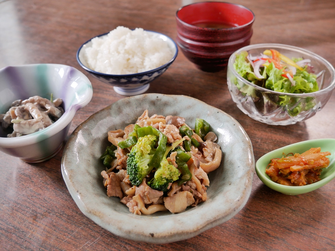 【1泊2食】まかない相当の内容おまかせの食事付きで格安！朝・夕付プラン★無料Wi-Fi／シャワー