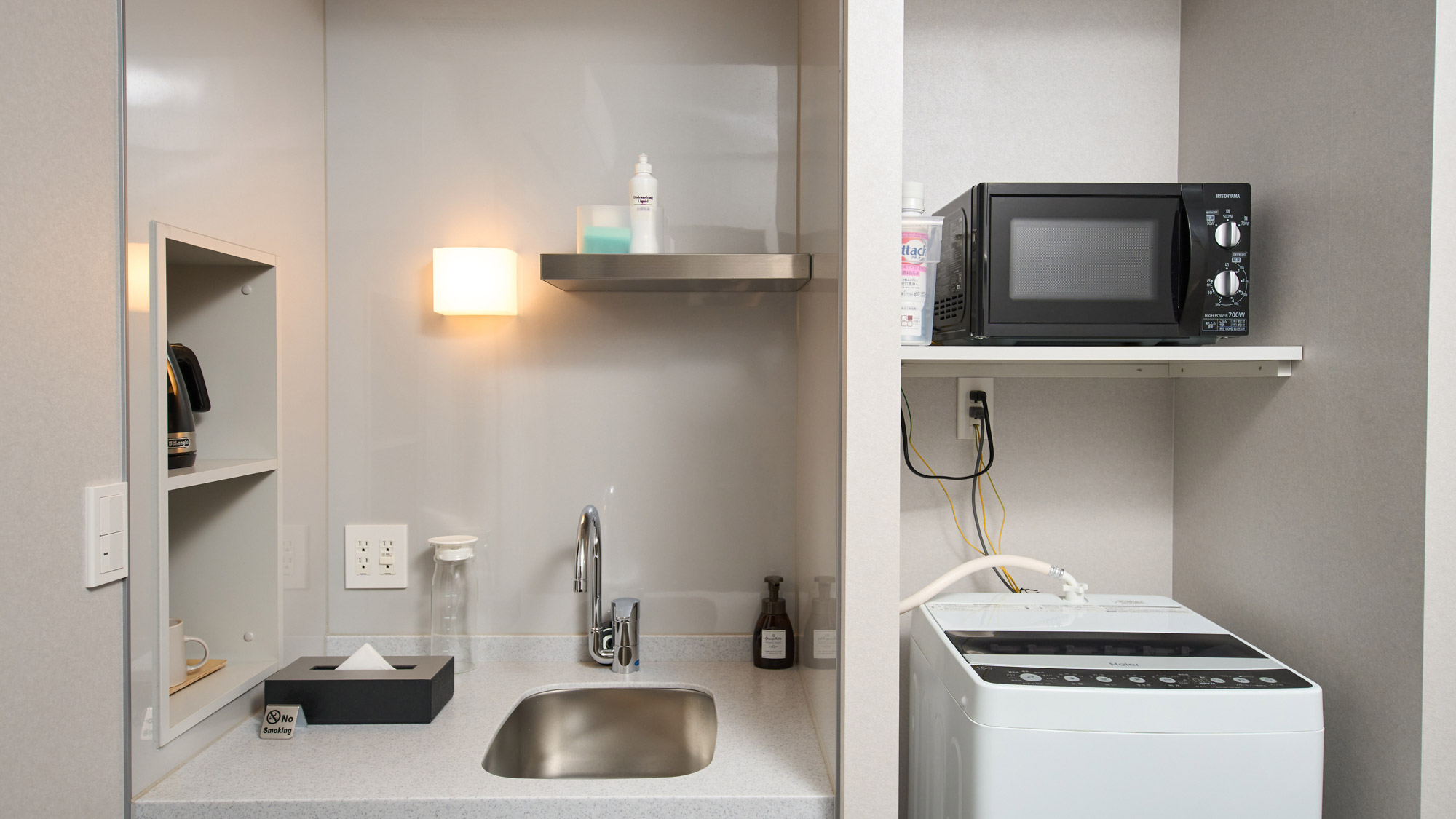 【ダブルルーム】コンパクトながらも機能性はそのままに。ミニキッチン・電子レンジ・洗濯機完備