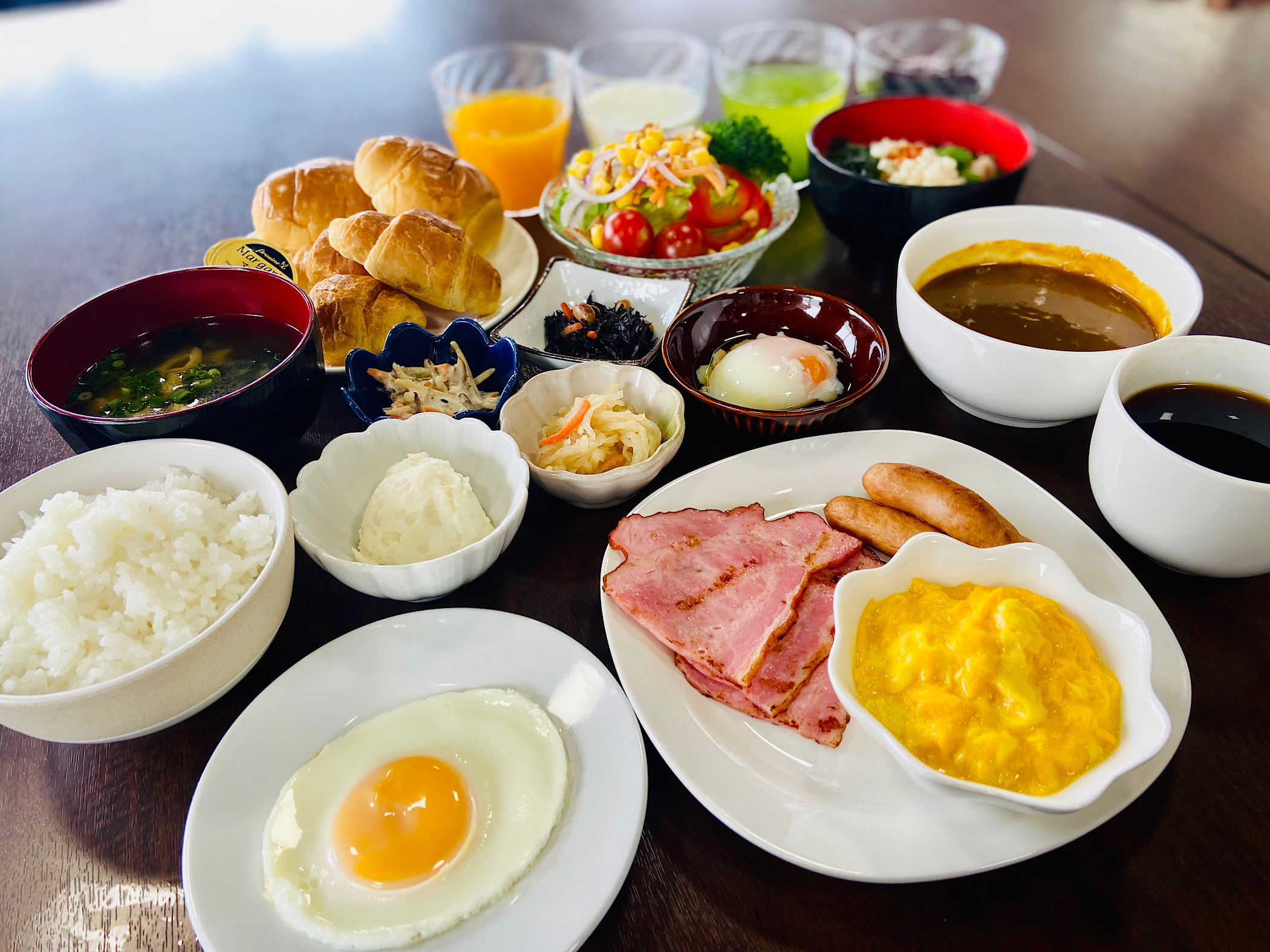 朝食　バイキング　