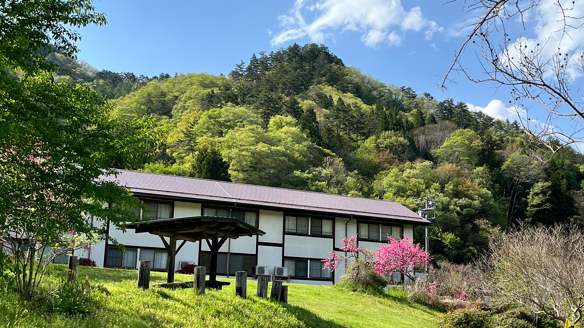 大自然に囲まれた秘湯の宿