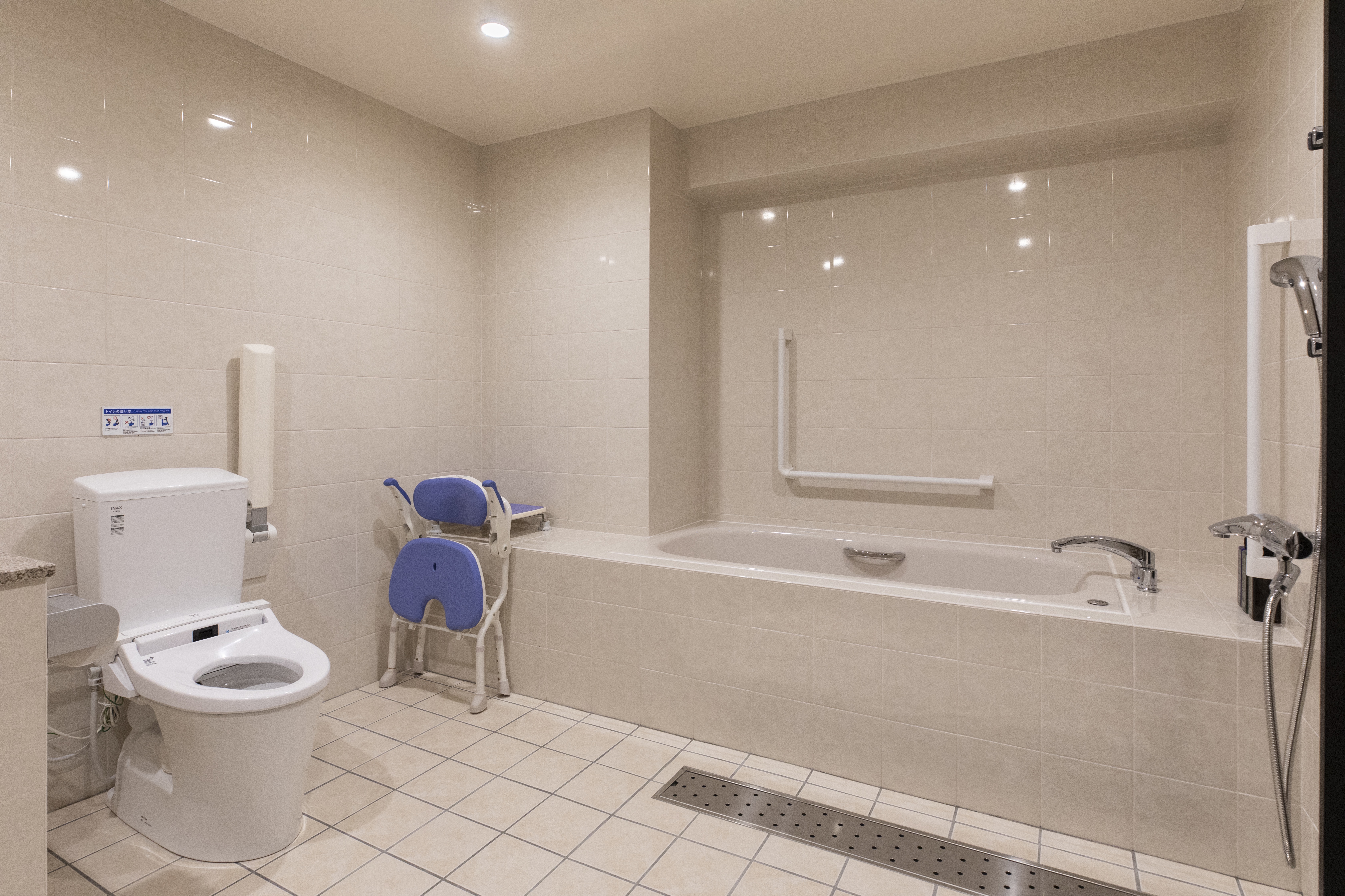 バリアフリールーム_bath＆toilet