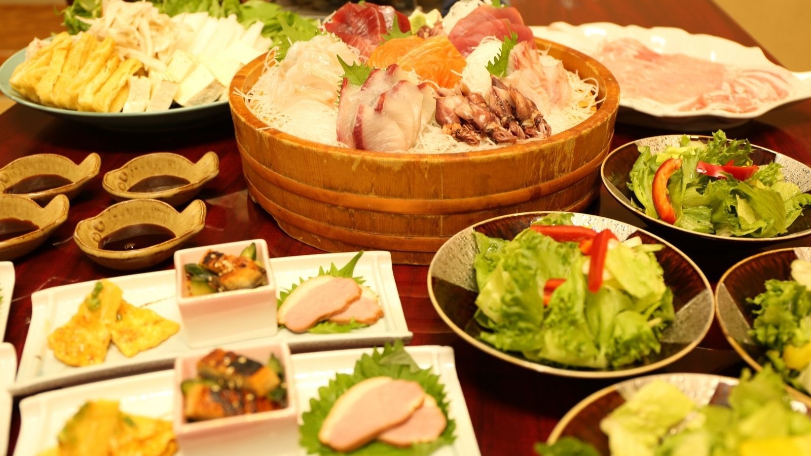 【楽天スーパーSALE】【一泊2食付き】しゃぶしゃぶ御膳と季節のお刺みを堪能♪海や山を望む滞在を