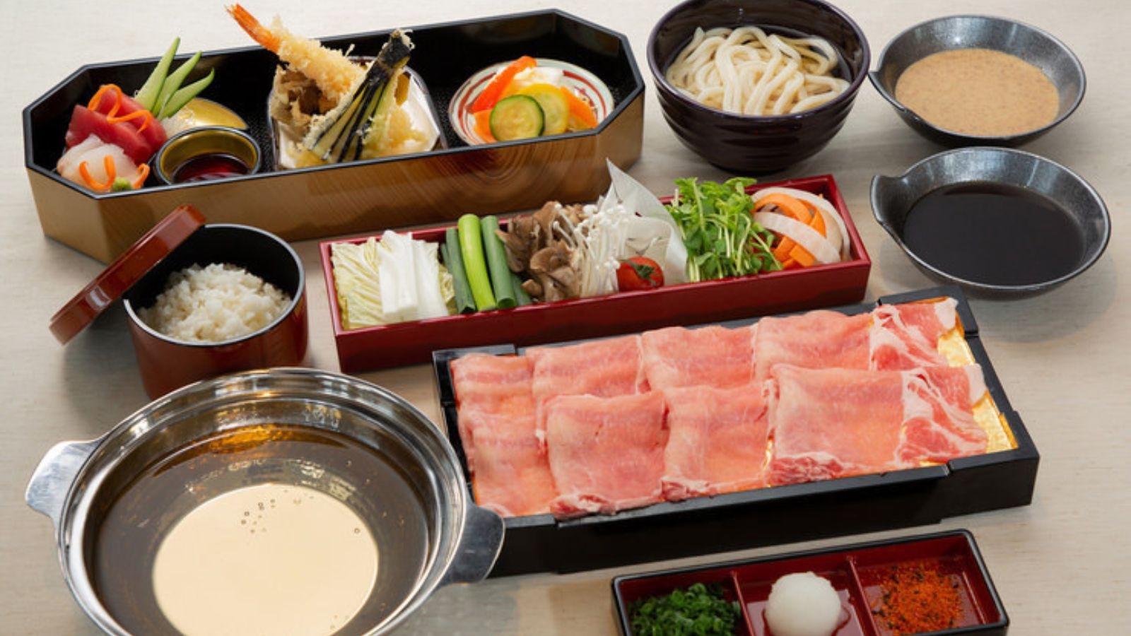 【楽天スーパーSALE】【一泊2食付き】しゃぶしゃぶ御膳と季節のお刺みを堪能♪海や山を望む滞在を