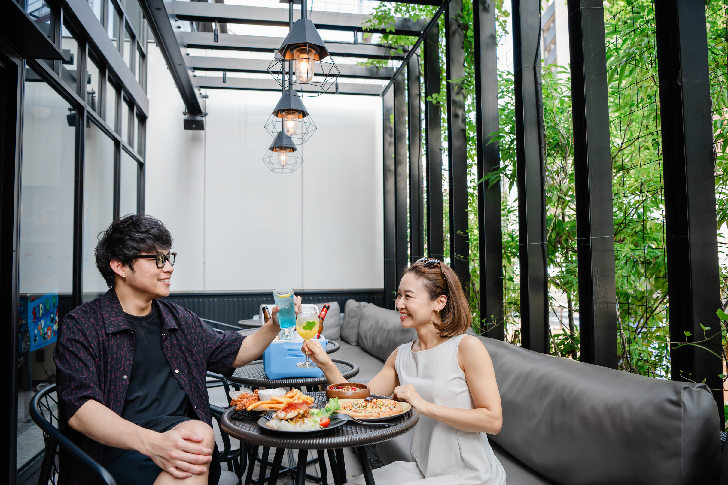 【MOXY：Play Hard，Chill Harder】ホテルクレジット付きサマーステイケーション