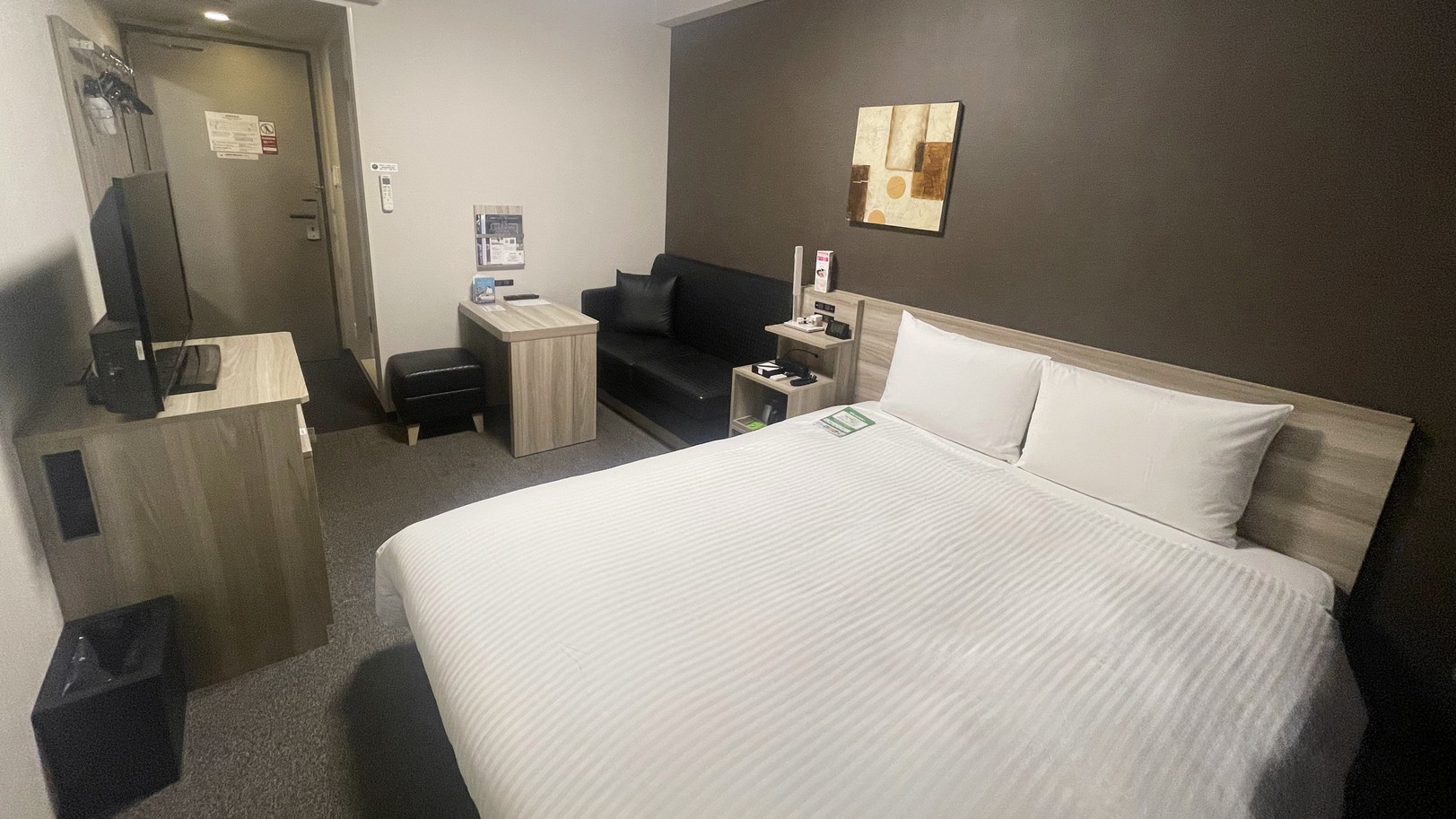 スタンダードセミダブルルーム1