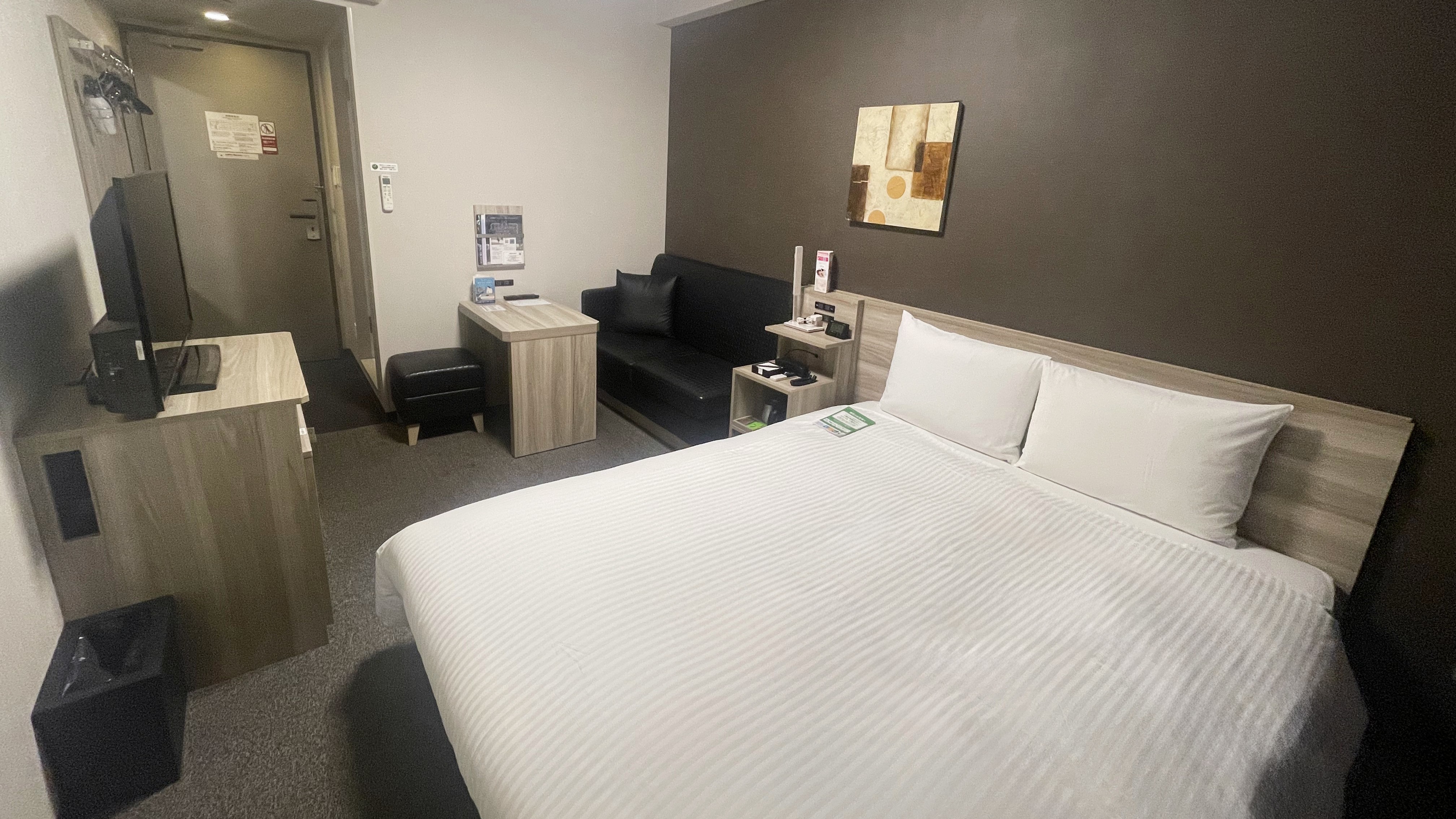 スタンダードセミダブルルーム1