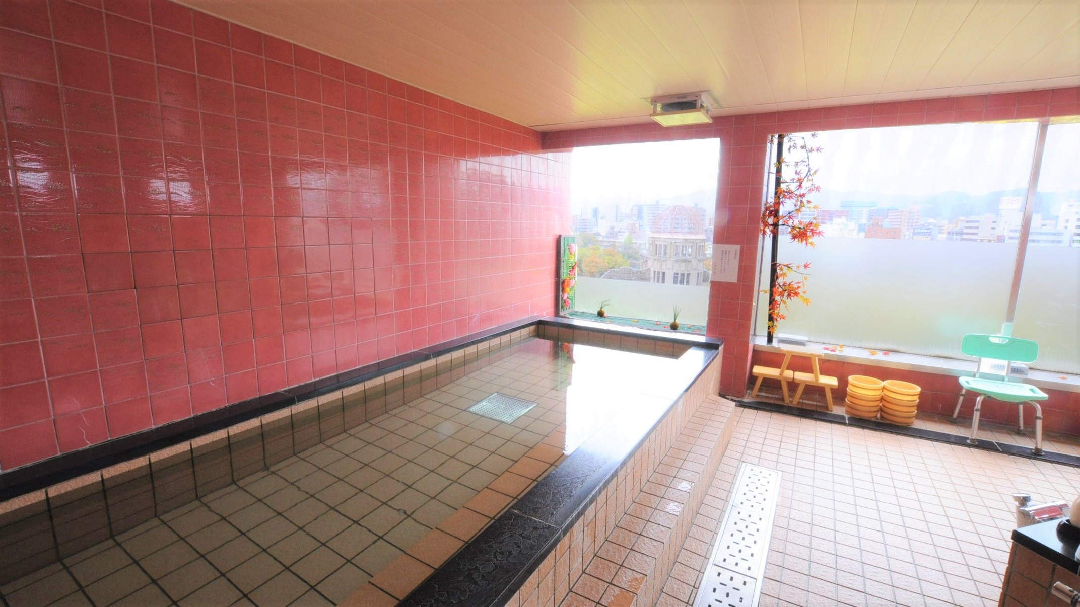 【素泊まり】広島中心部、便利な立地でしかも大浴場付。くつろぎの和風旅館