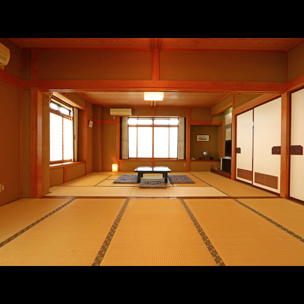 12名まで泊まれるグループ和室