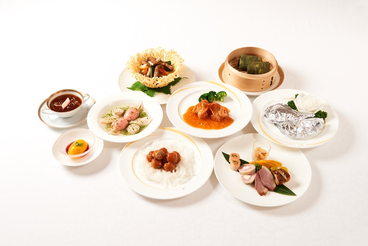 レストラン「摩亜魯王洞」では本格中国料理がお楽しみ頂けます。