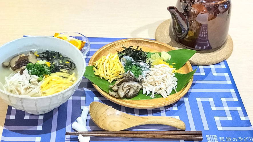 ・【朝食イメージ】奄美のおもてなし料理、おっかんの鶏飯をご用意