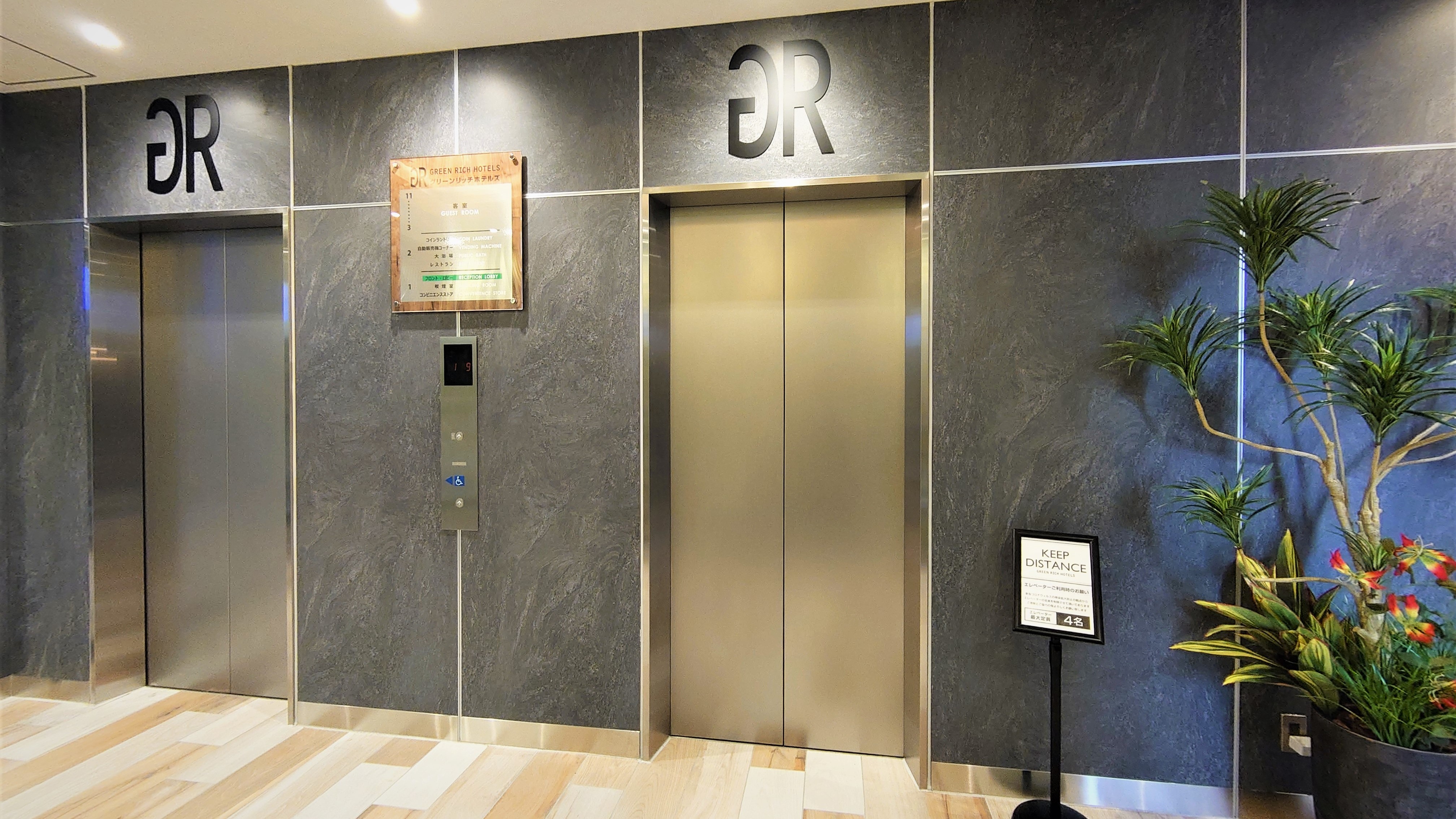 １Fエレベーターホール