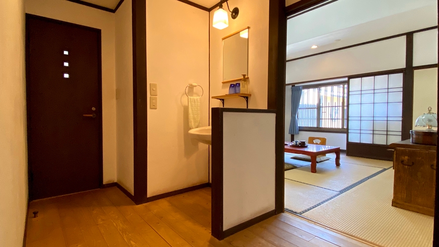 全てのお部屋にトイレが付いております。