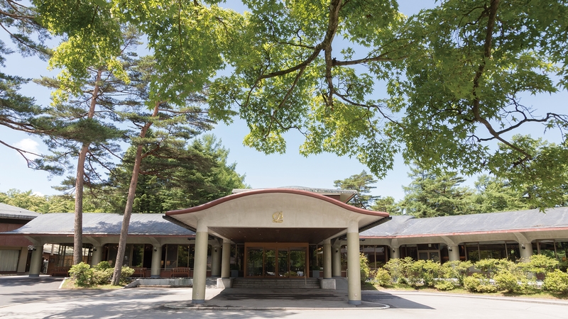 軽井沢プリンスホテル イースト 本館外観