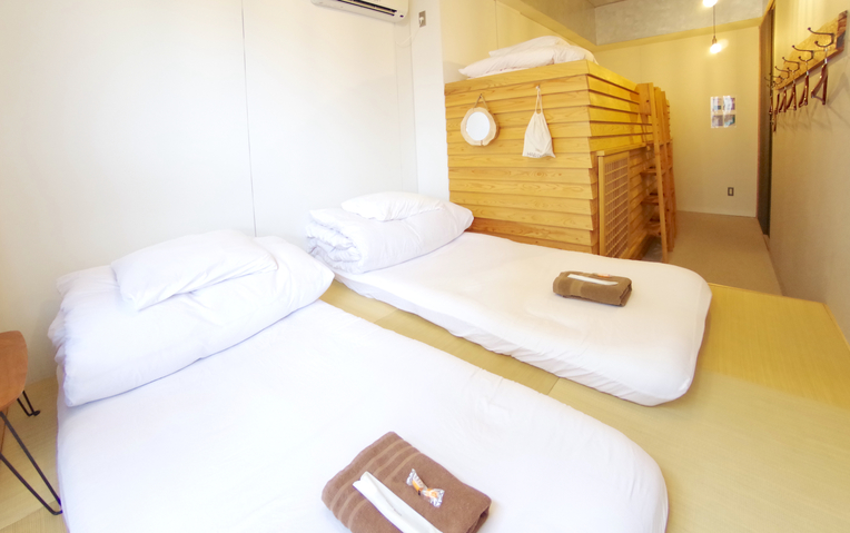 木造2段ベッドx2と広め畳のお部屋 206