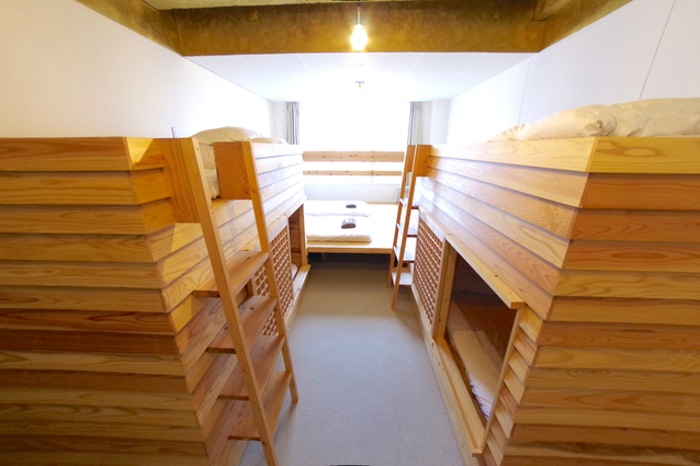 木造2段ベッドx2と広め畳のお部屋 203