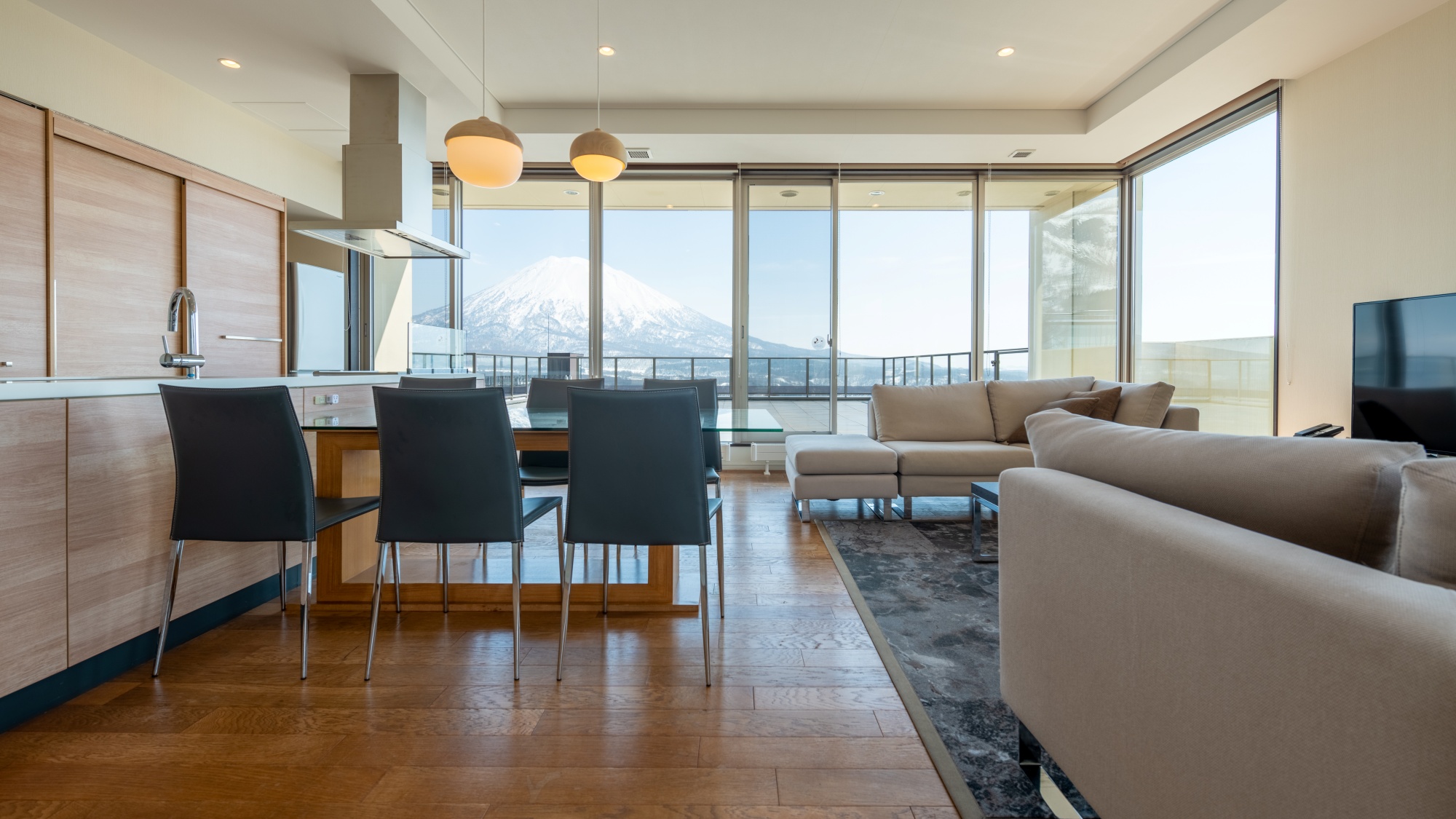 *Three Bedroom Yotei view (Penthouse)