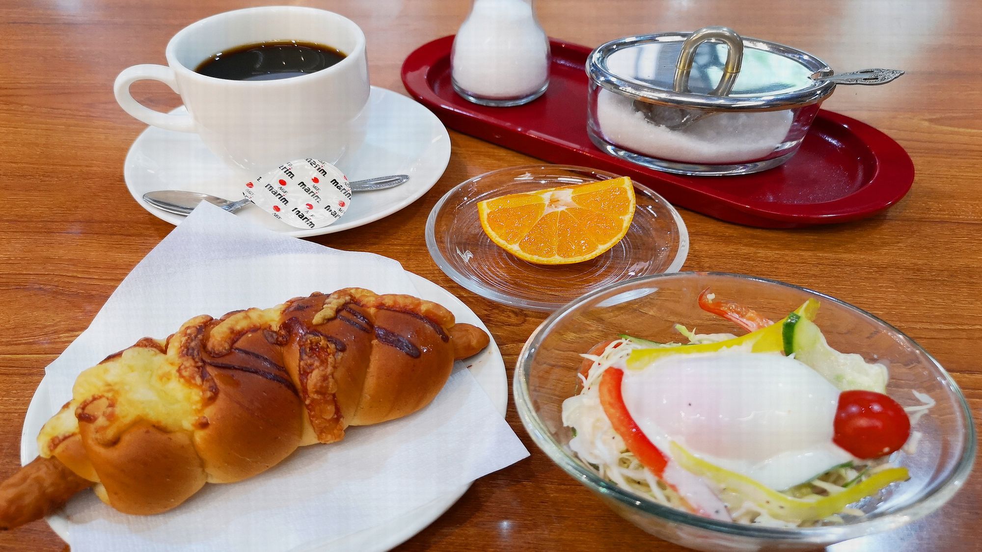 【かんたん朝食付】朝ごはんはソーセージパンやコーヒー等で〇浴衣＆タオル付〇Wi-Fi＆駐車場無料