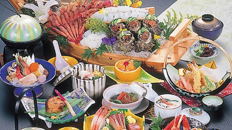 【温泉SALE】日本海直送のピチピチ旬魚を盛り込んだコスパ抜群のグルメ会席！