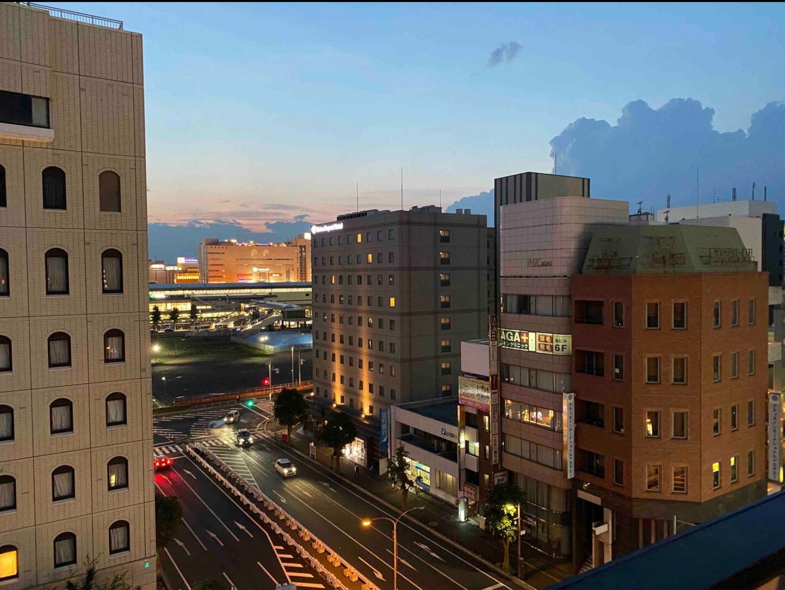 EL 7 朝軽食＋ご夕食は3種より　無料駐車場有（予約制）