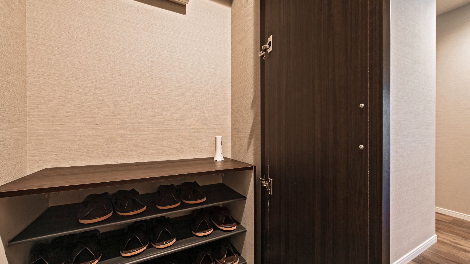 シューズラック：玄関の靴もすっきり収納可能