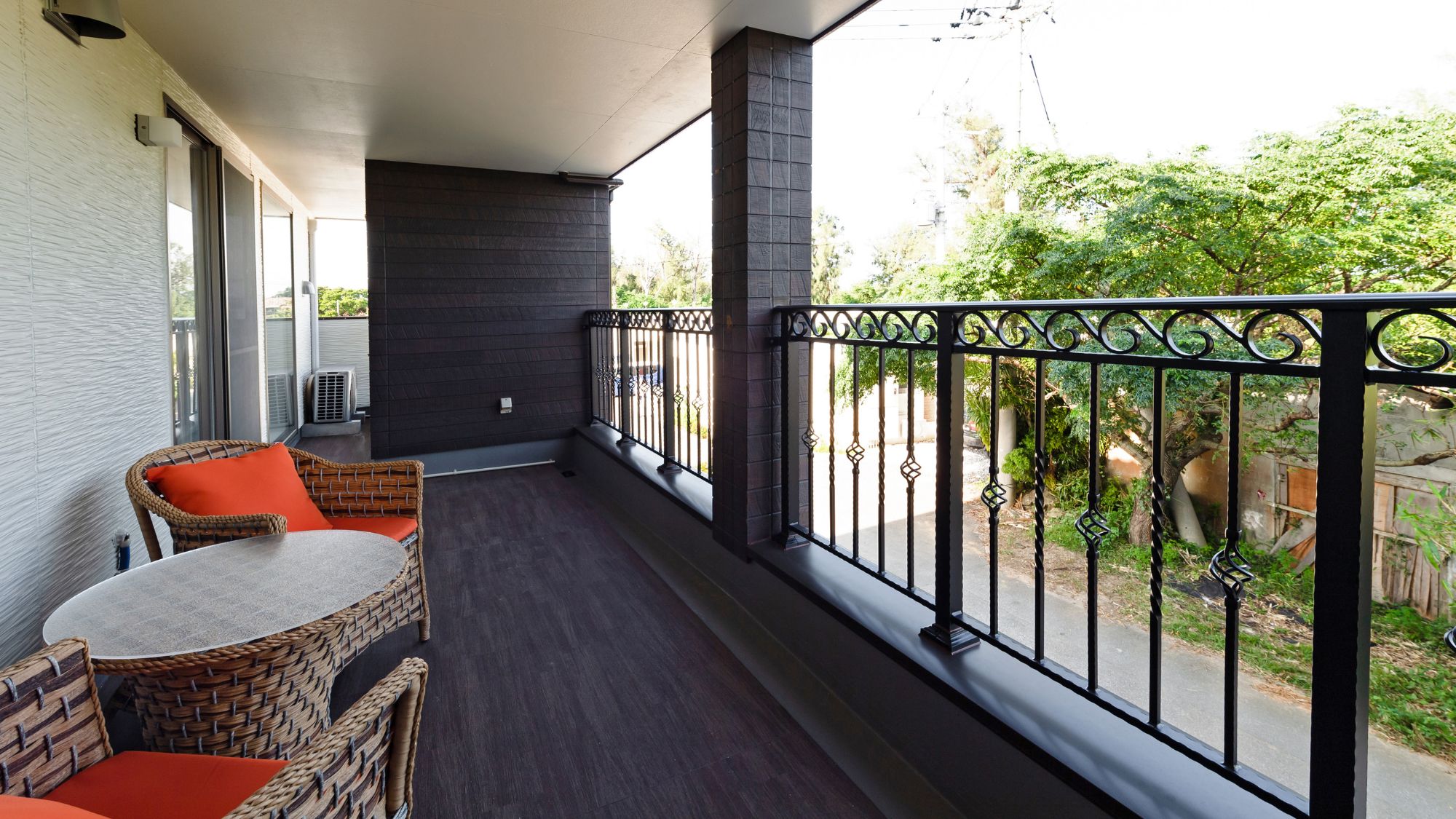 自然を望む広々バルコニー！ 夜は満天の星空を堪能