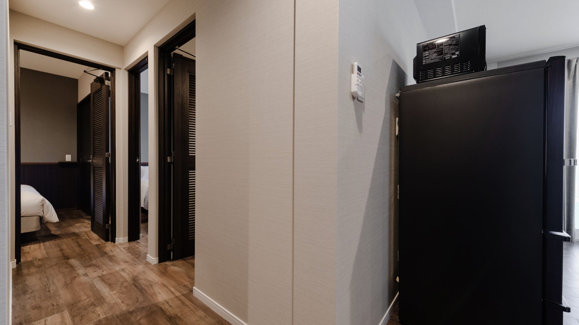 寝室ドアと冷蔵庫の配置イメージ