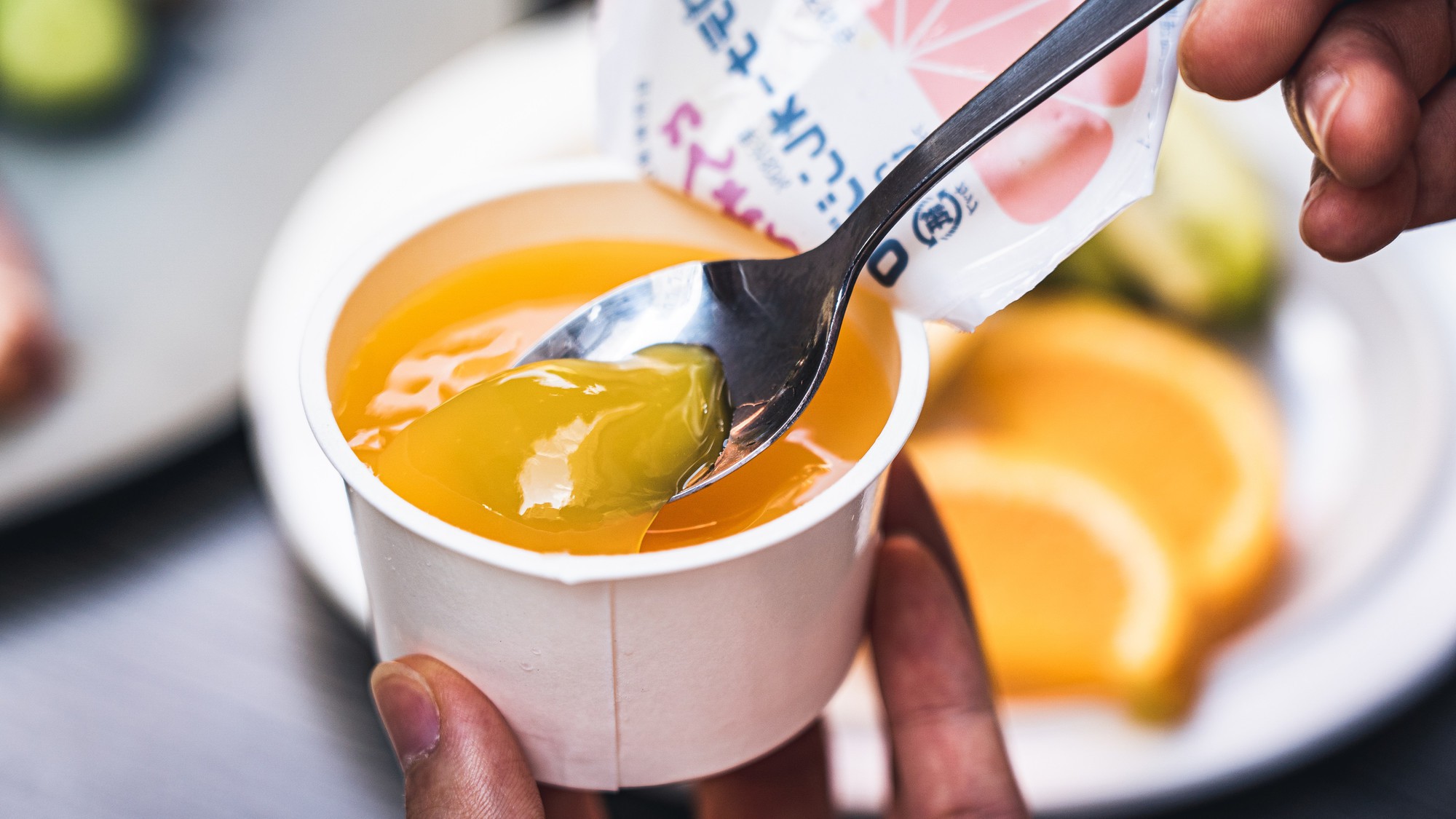 神戸市の学校給食に出ていたデザート「とくれん」のオレンジゼリーを朝食ブッフェにてご用意