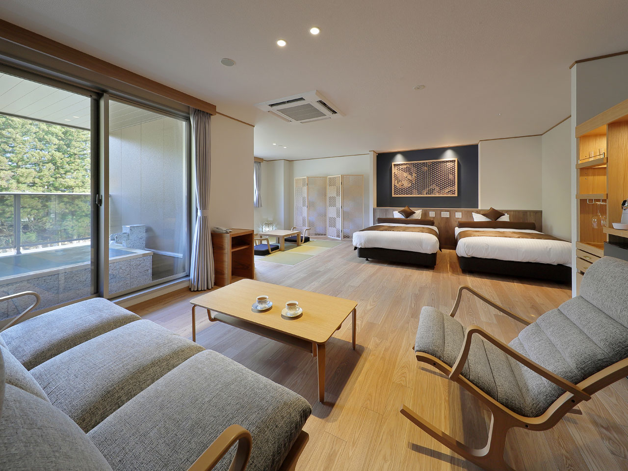 御影石露天風呂付き67㎡モダン和洋室