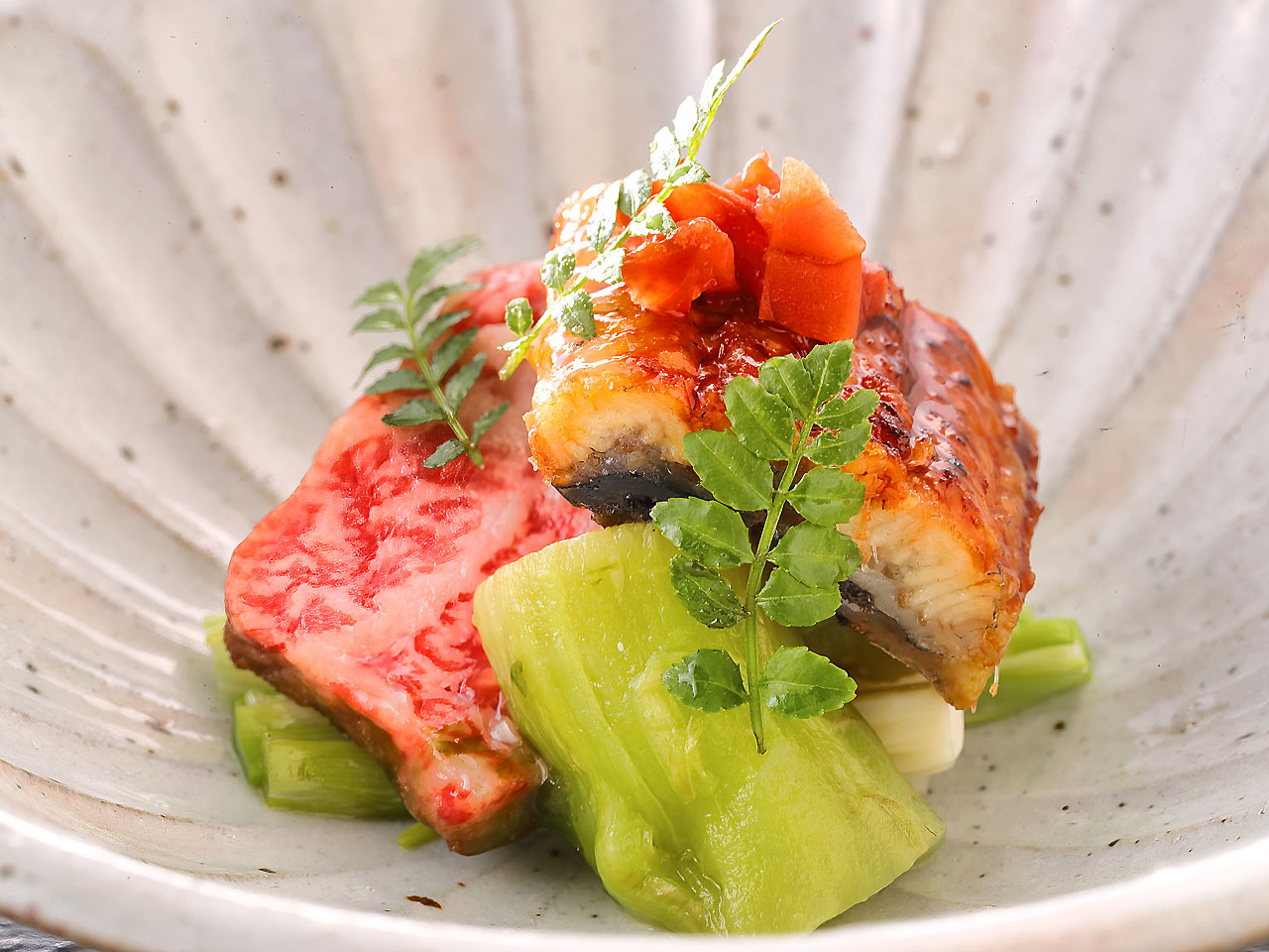 国産鰻と福島牛　青さソース掛け