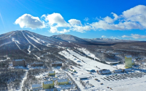 【安比高原スキー場リフト券/ホテル朝食付き】12時チェックアウトでゆったり冬旅プラン