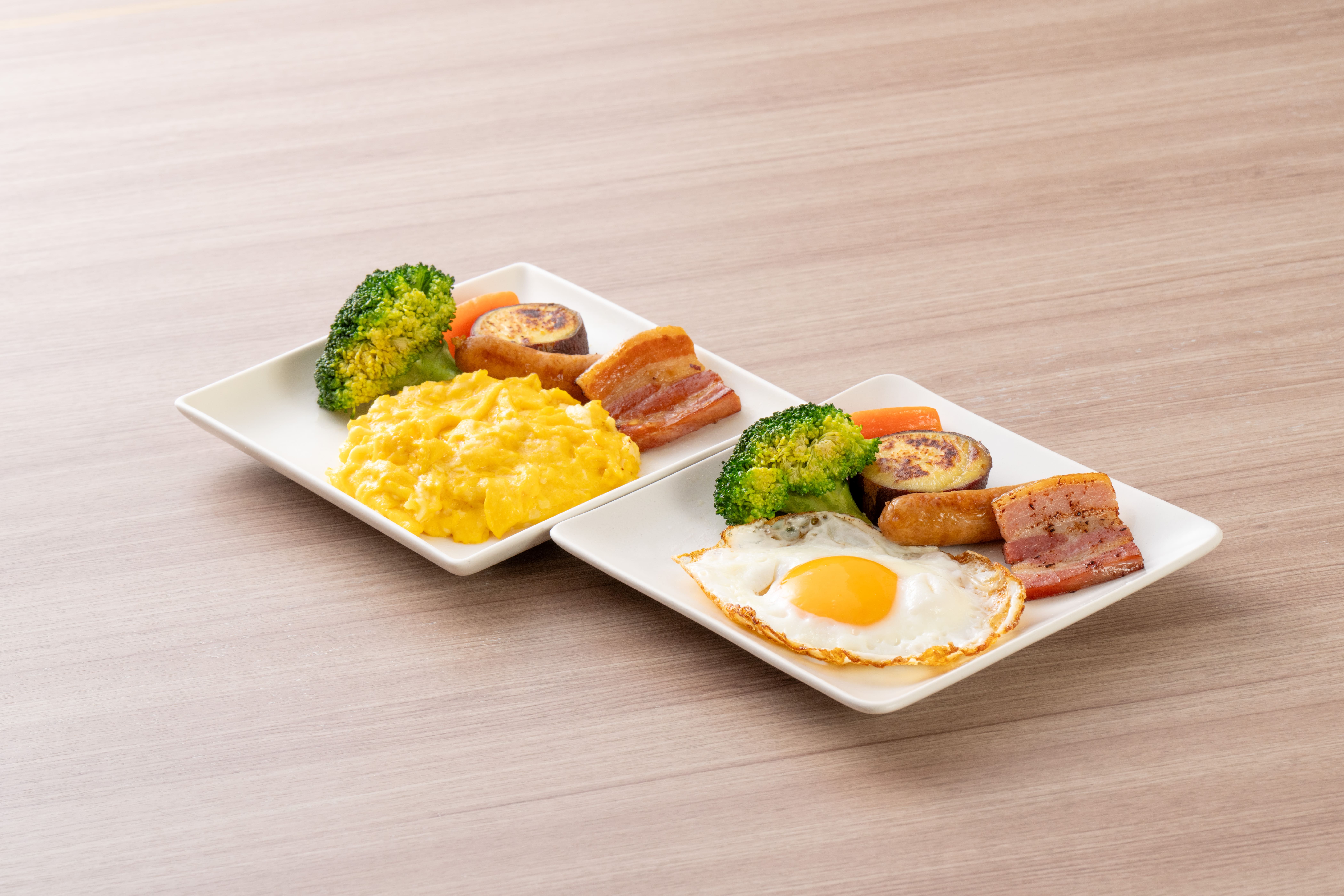 スクランブルエッグ＆目玉焼き