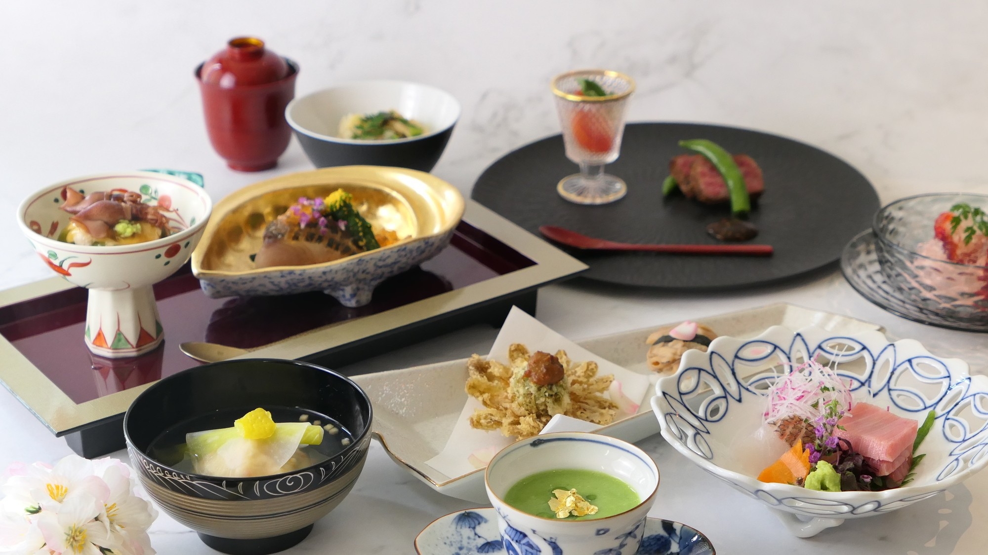 「旬の会席料理」を味わうプラン　＜夕朝食付＞