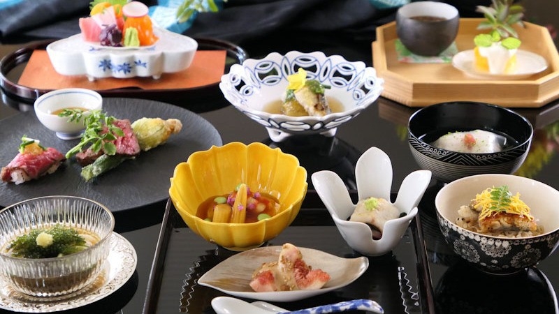 「旬の会席料理」を味わうプラン　＜夕朝食付＞