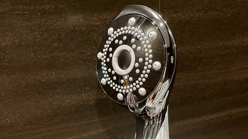 【デラックスコーナーキング・デラックスツイン】通常の泡よりもずっと小さいバブルで滑らかな肌に。