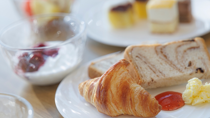 【朝食/洋食】パンやヨーグルト、フルーツ等の洋食もお楽しみいただけます。