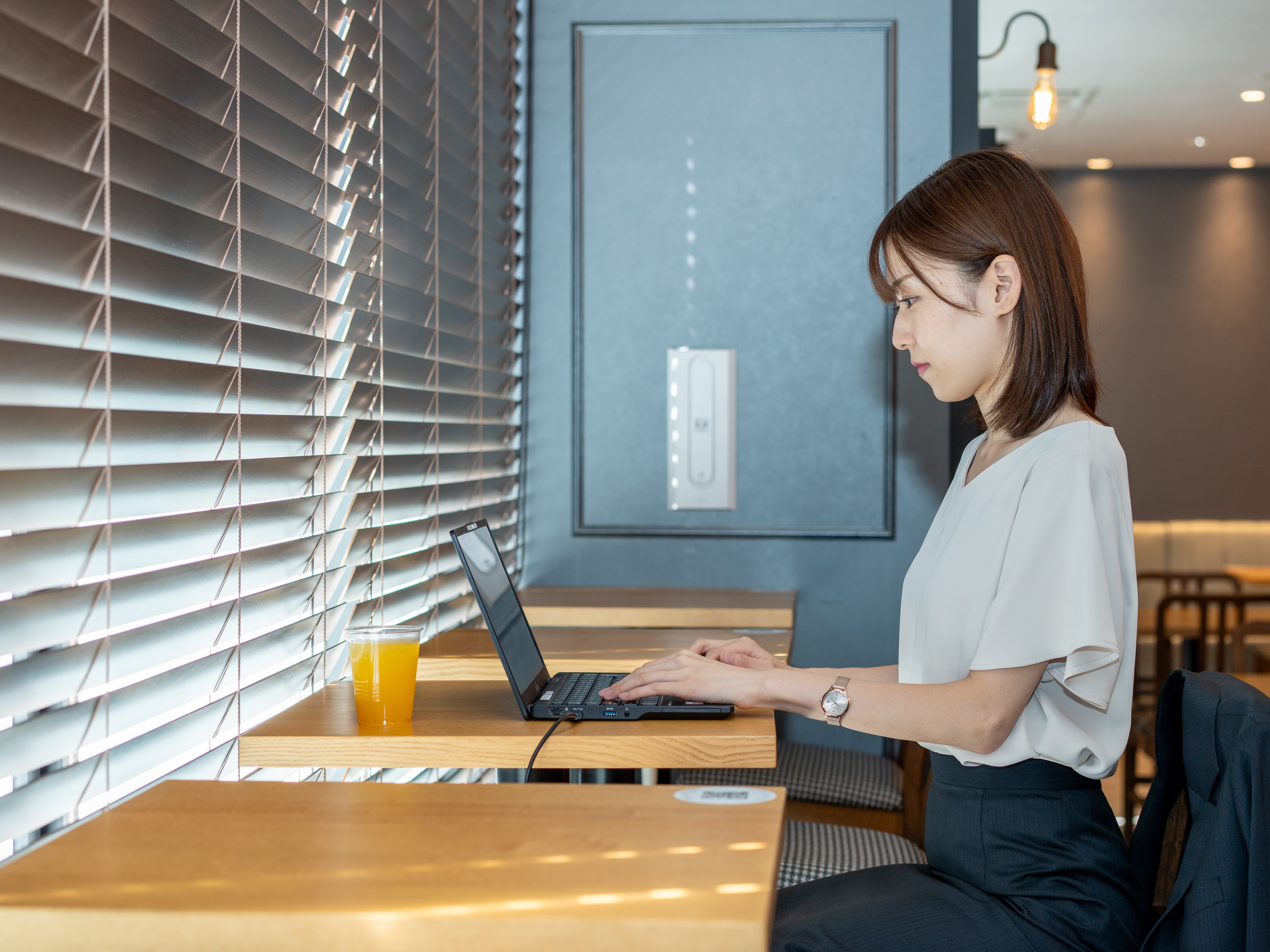テレワークの作業スペースにもピッタリ