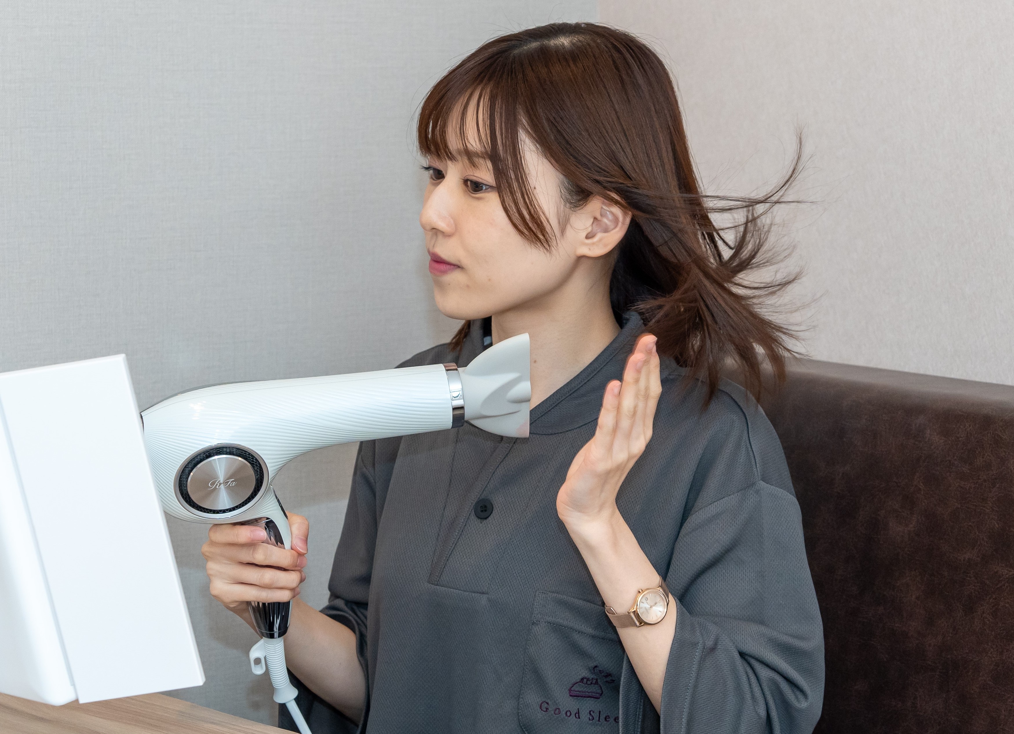 しっとり柔らかな髪へ♪ReFa製ドライヤー